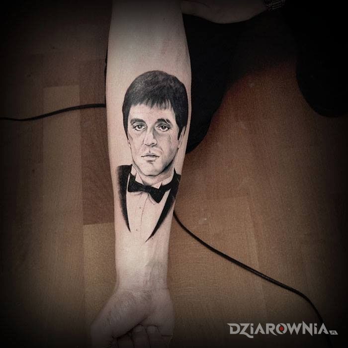 Tatuaż portret tonego monatny - postacie