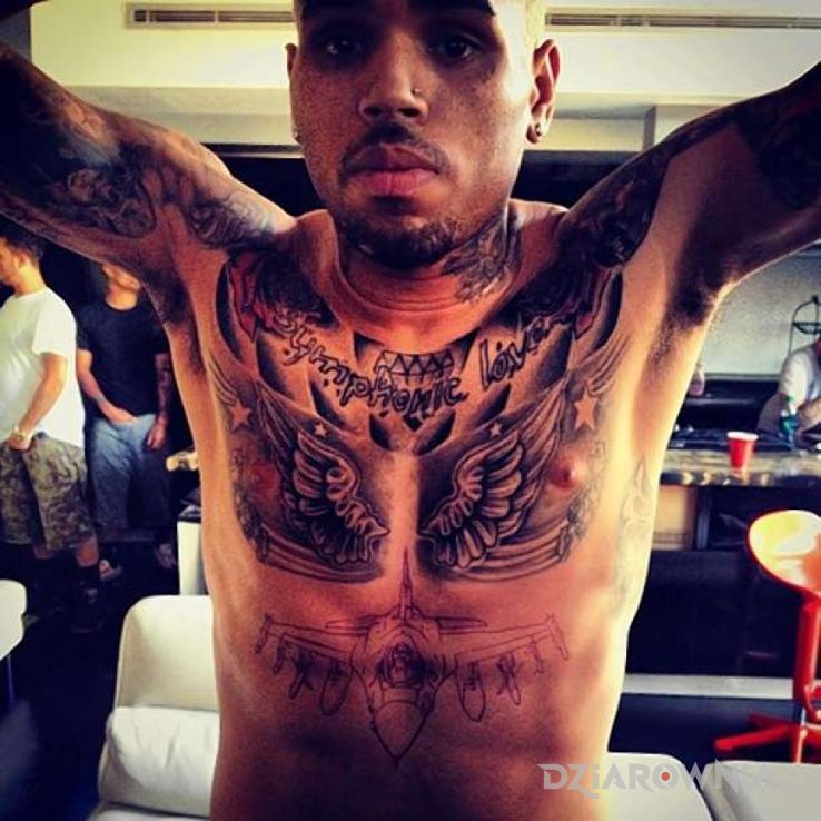 Tatuaż chris brown - Chris Brown
