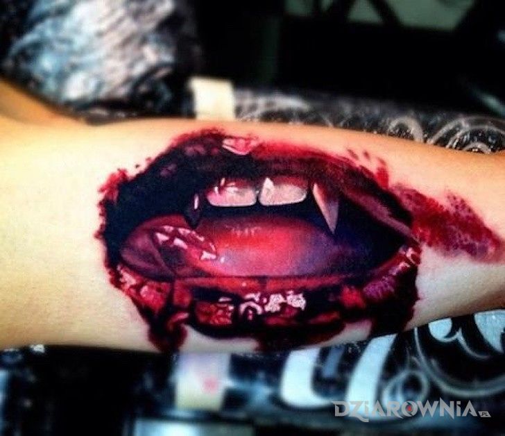 Tatuaż usta wampira - demony