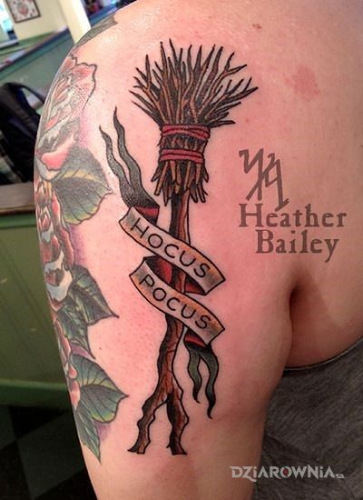 Tatuaż hocus pocus - napisy