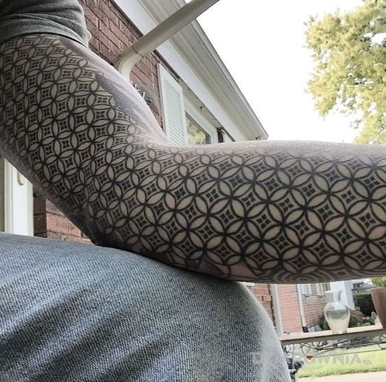 Tatuaż wzorki - rękawy