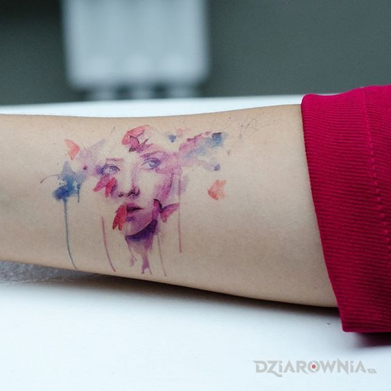 Tatuaż mała twarz - kolorowe