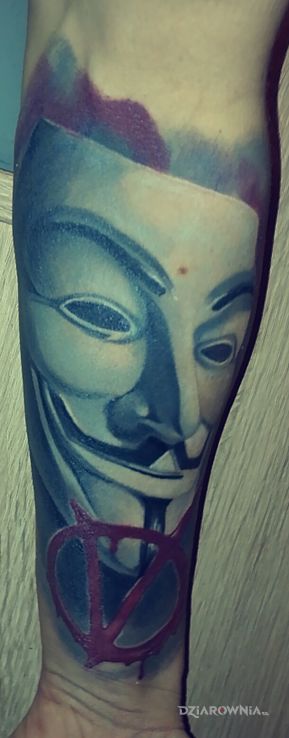 Tatuaż v for vendetta - twarze