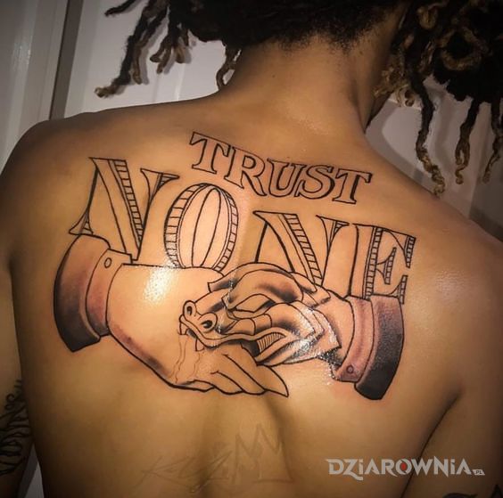 Tatuaż z przesłaniem - napisy