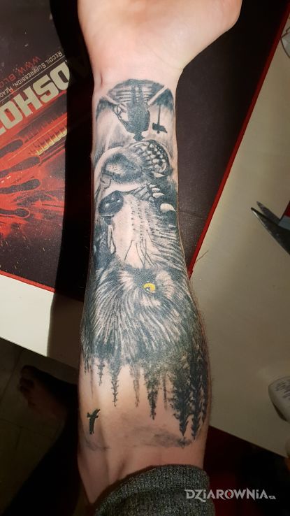 Tatuaż wilki i las - zwierzęta
