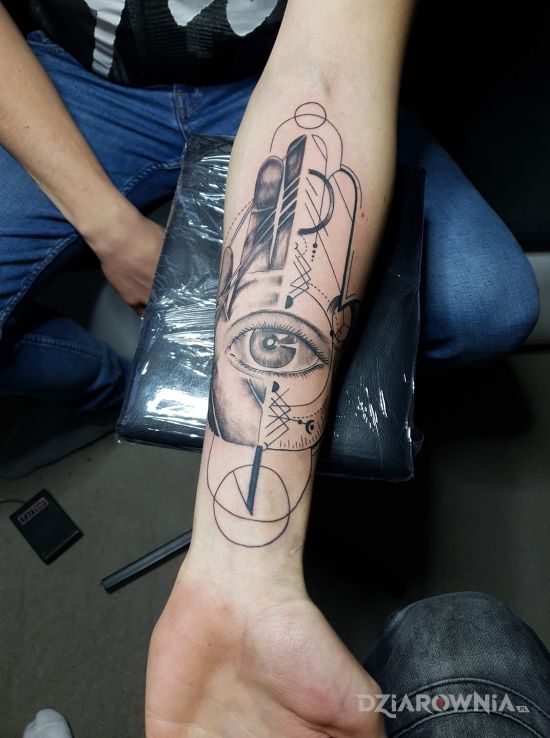 Tatuaż hamsa hand - religijne