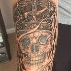 Czaszka korona kastet