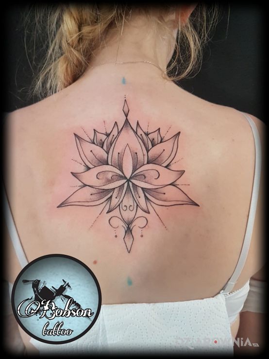 Tatuaż lotos - mandale