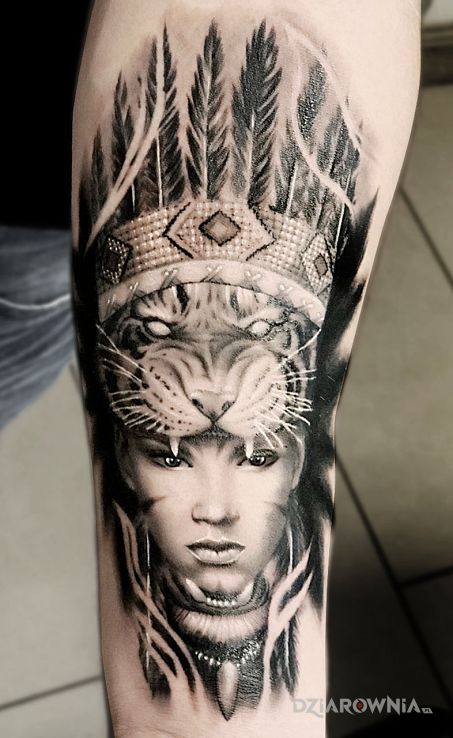 Tatuaż indianka - realistyczne