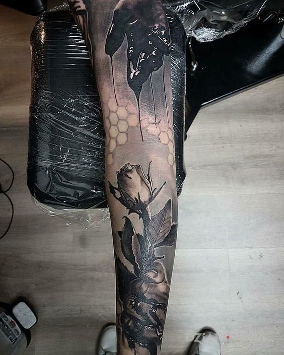 Tatuaż krwawy kwiat - realistyczne