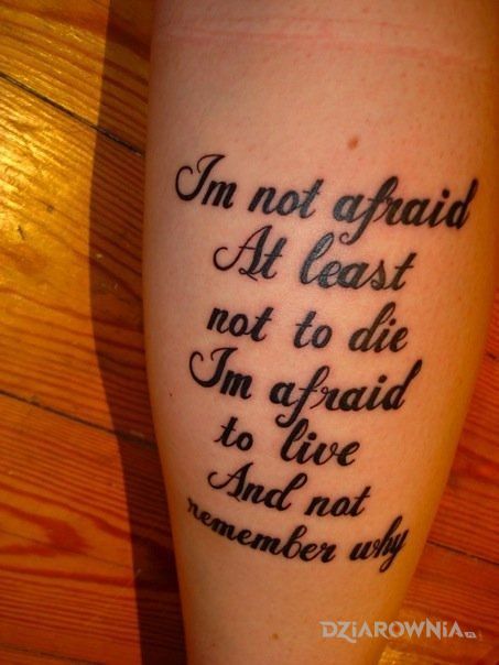 Tatuaż trafny cytat - napisy