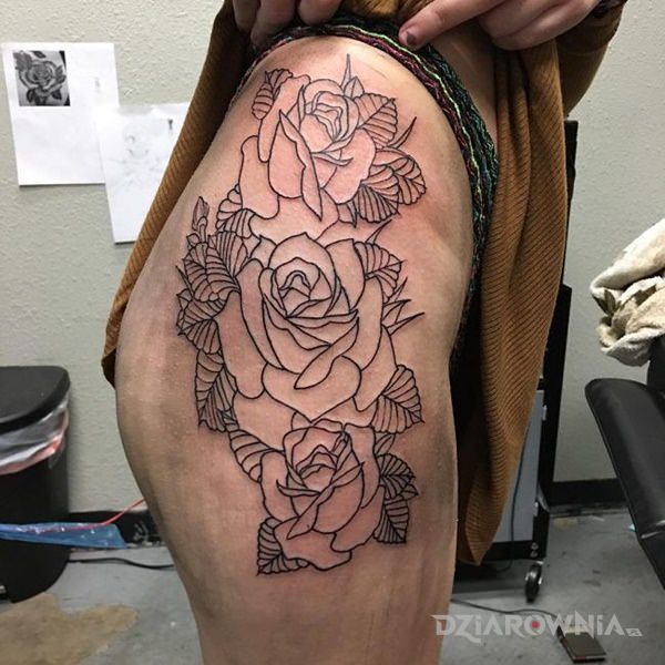 Tatuaż kontury róży - kwiaty
