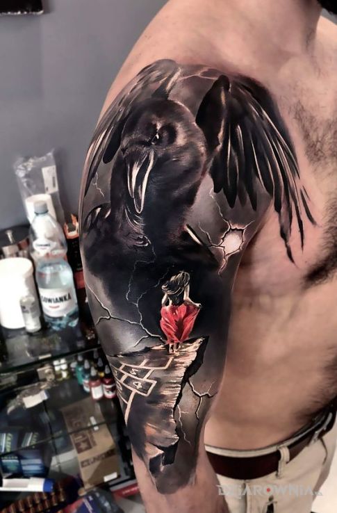 Tatuaż czerwona sukienka - postacie