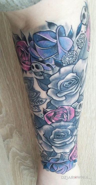 Tatuaż kolorowo - rękawy