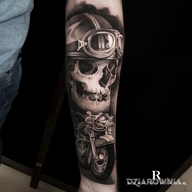 Tatuaż motocyklista - realistyczne