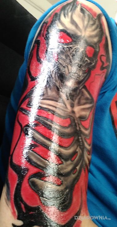 Tatuaż dopiero  po 1 sesji bedzie rekaw nastepna 17 maj - rękawy