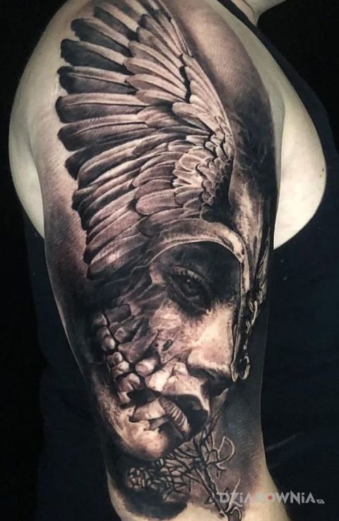 Tatuaż skrzydła na głowie - 3D