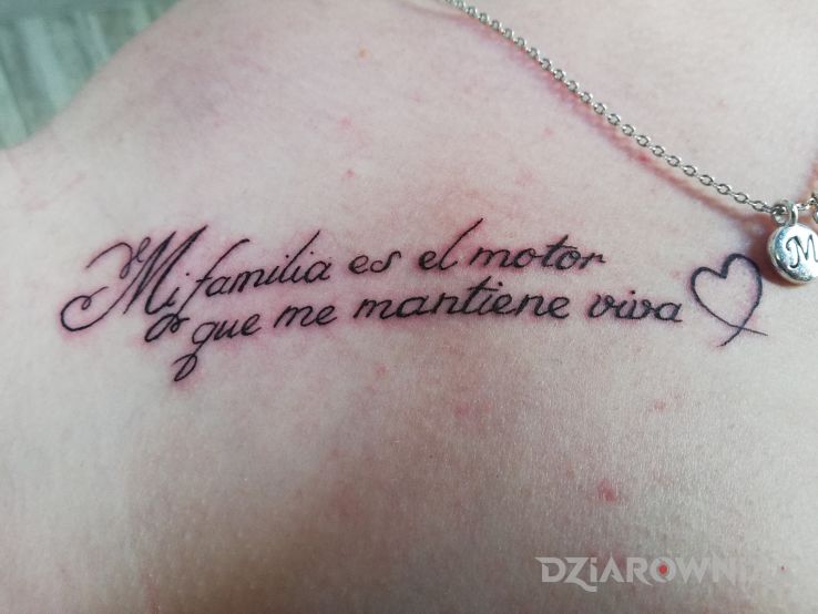 Tatuaż kobiece - napisy