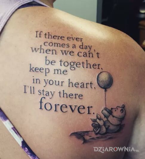 Tatuaż z kubusia puchatka - napisy