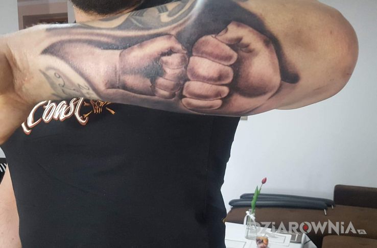 Tatuaż przeniesione ze zdjęcia na rękę - postacie