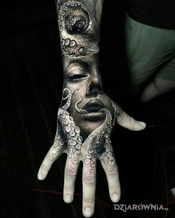 Tatuaż w mackach - 3D