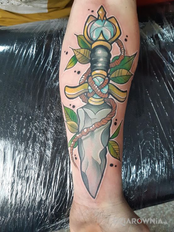 Tatuaż sztylet - kolorowe