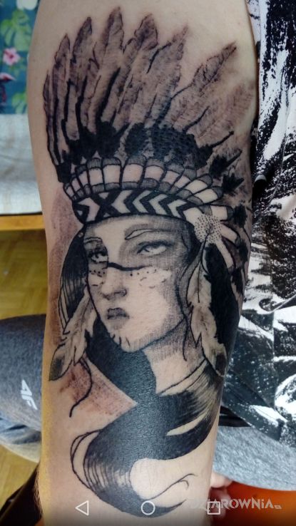 Tatuaż indianka - indiańskie