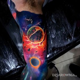 Kosmiczne tattoo