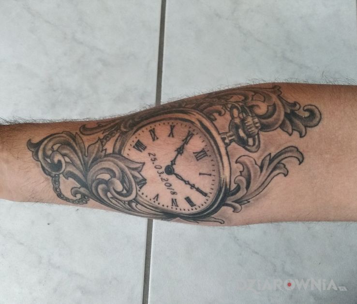 Tatuaż pocket watch - przedmioty