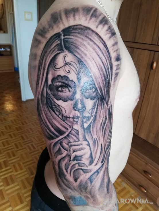 Tatuaż nie mów nic nikomu - twarze