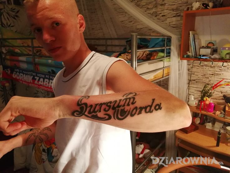 Tatuaż drugi skończony - napisy